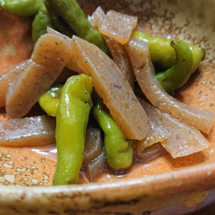 板蒟蒻と青唐辛子の炒め煮